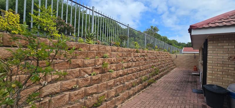 2 Bedroom Property for Sale in Hersham Western Cape